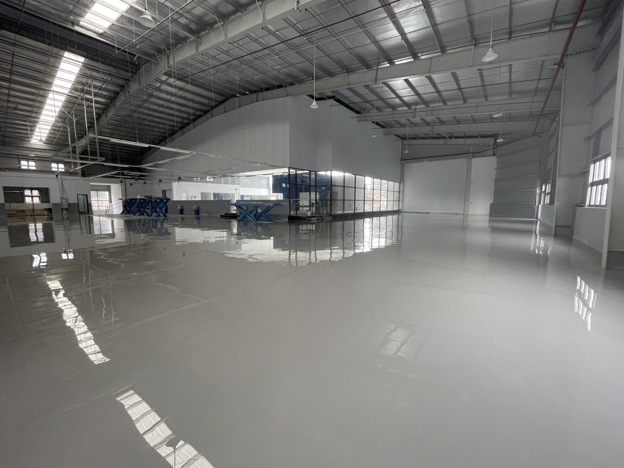 Sơn Epoxy tự san phẳng